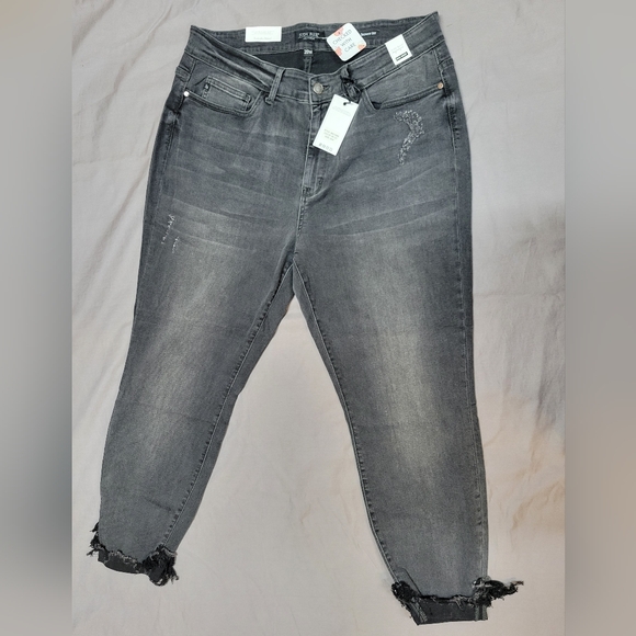 Judy Blue High Waist Skinny Jeans - Picture 3 of 9